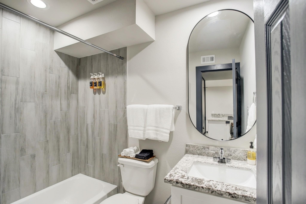 3448 Elgin Street - Photo 4