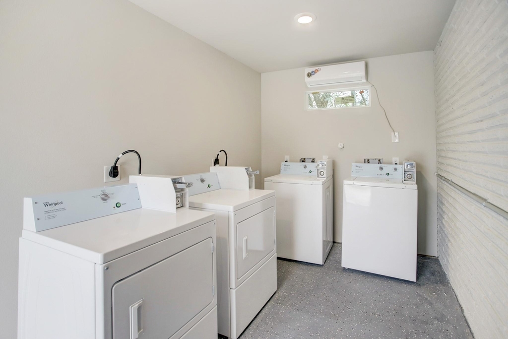 3448 Elgin Street - Photo 7