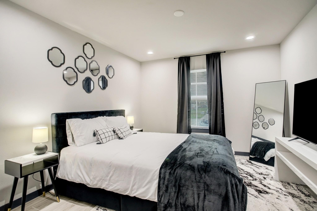 3448 Elgin Street - Photo 3