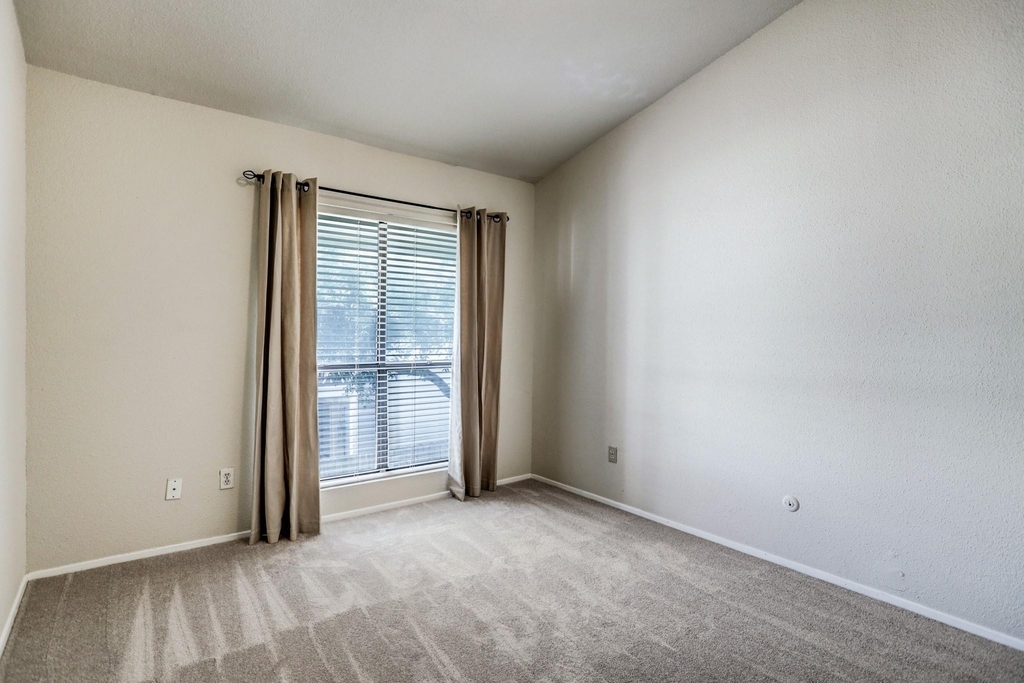 1881 Bering Drive - Photo 26