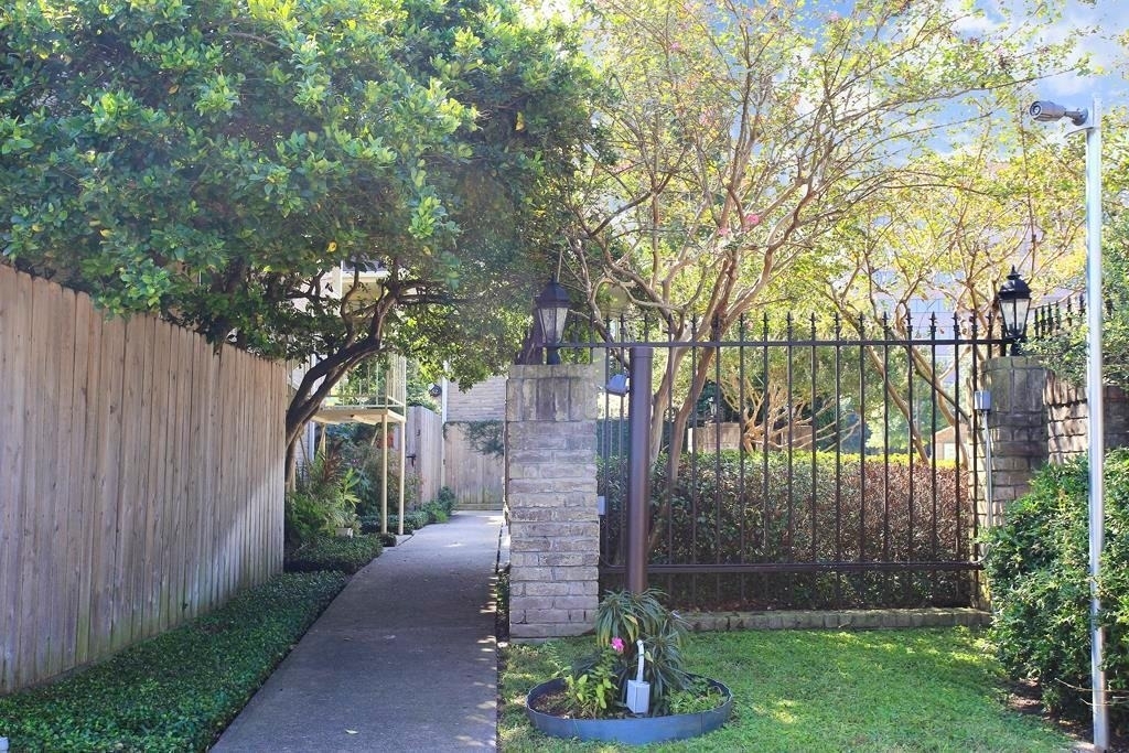 1881 Bering Drive - Photo 11