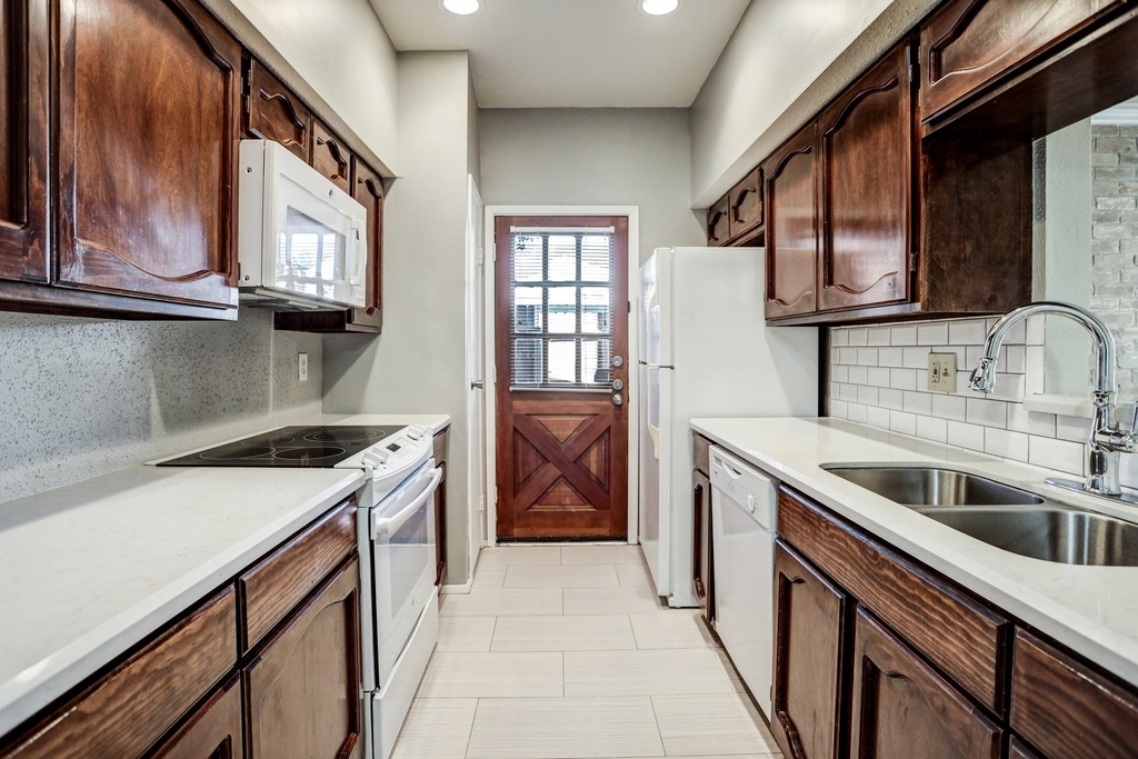 1881 Bering Drive - Photo 21