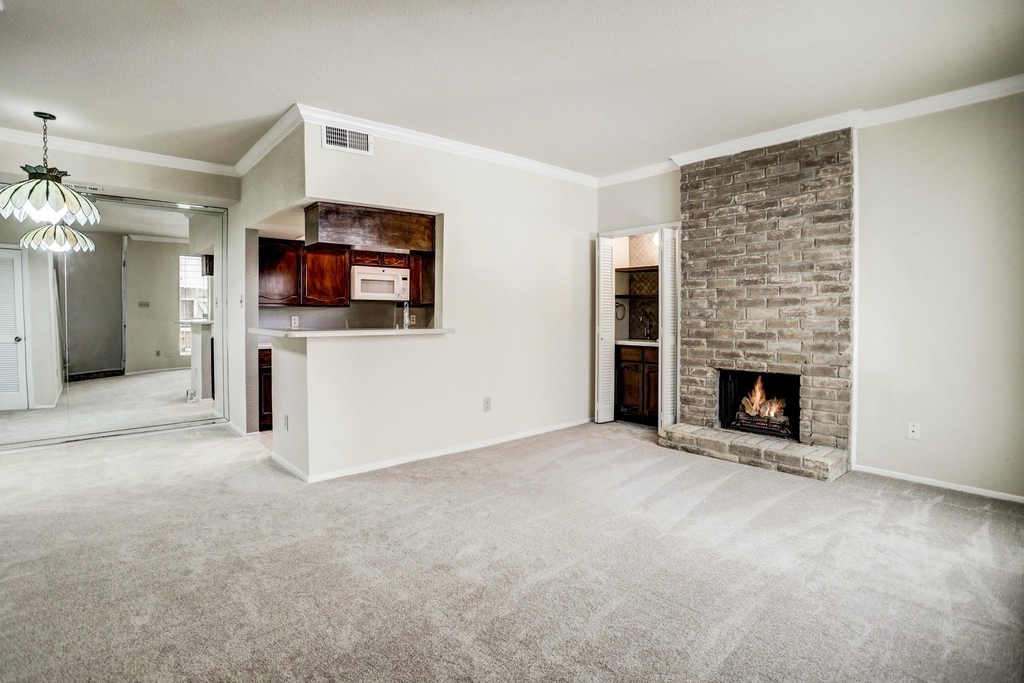 1881 Bering Drive - Photo 5
