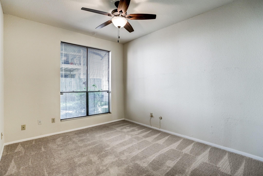 1881 Bering Drive - Photo 3