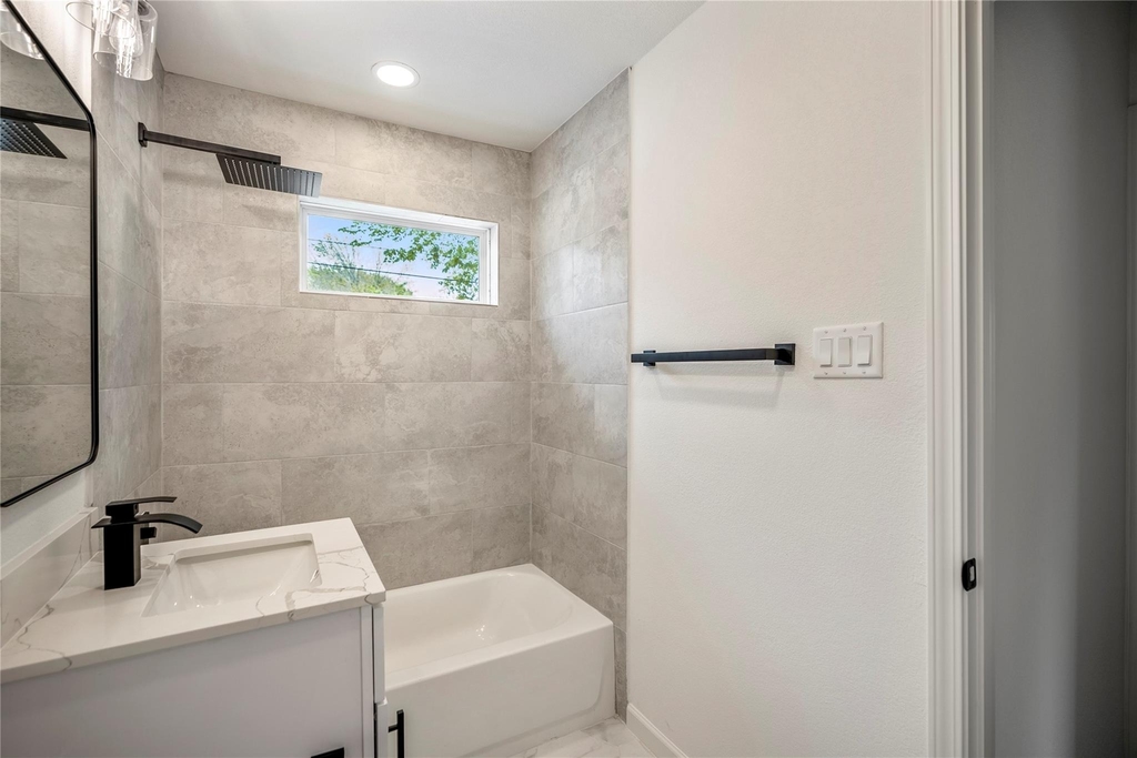 3923 Alsace Street - Photo 24