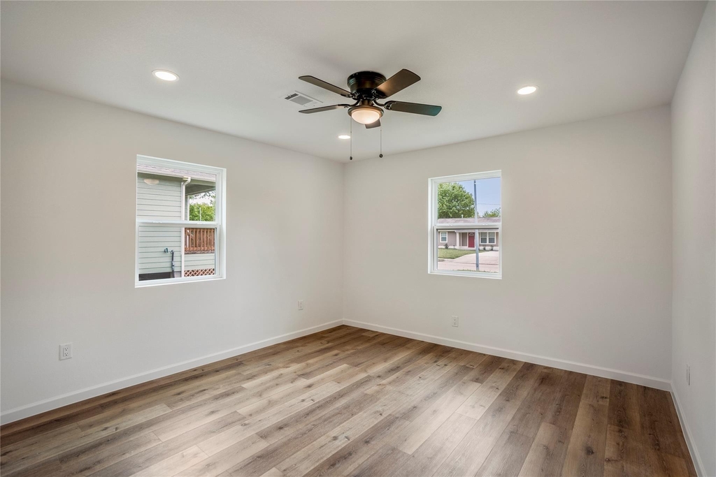 3923 Alsace Street - Photo 21