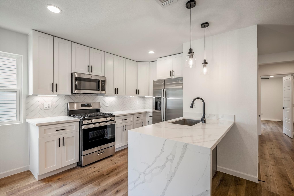 3923 Alsace Street - Photo 7