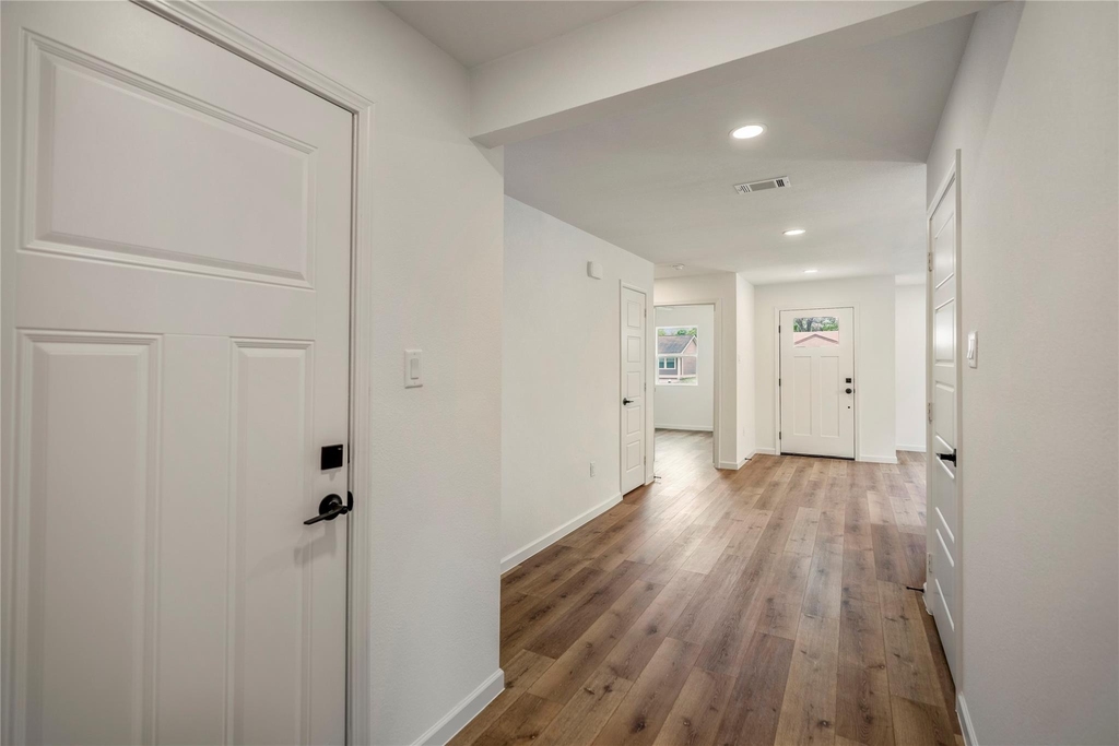 3923 Alsace Street - Photo 11