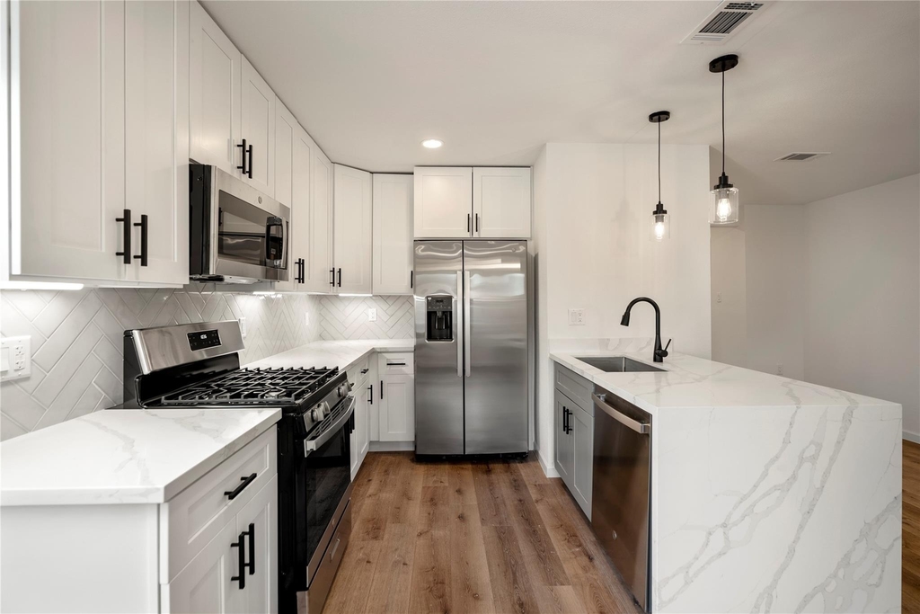 3923 Alsace Street - Photo 6