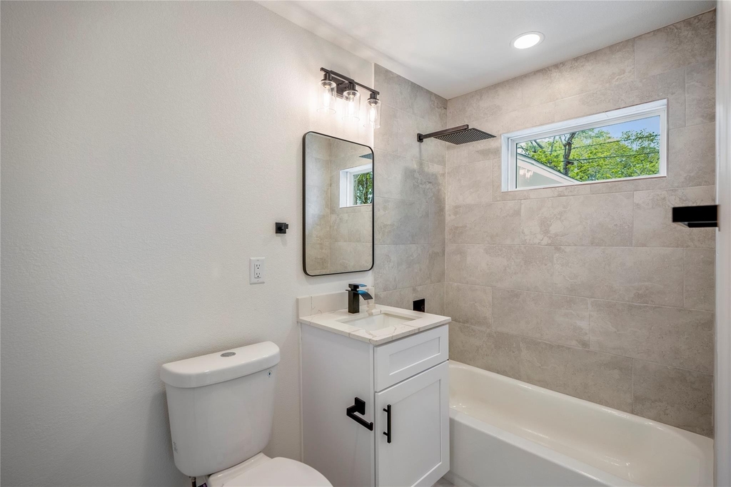 3923 Alsace Street - Photo 23