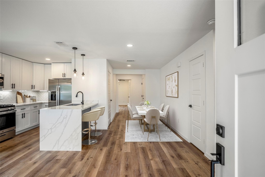 3923 Alsace Street - Photo 2