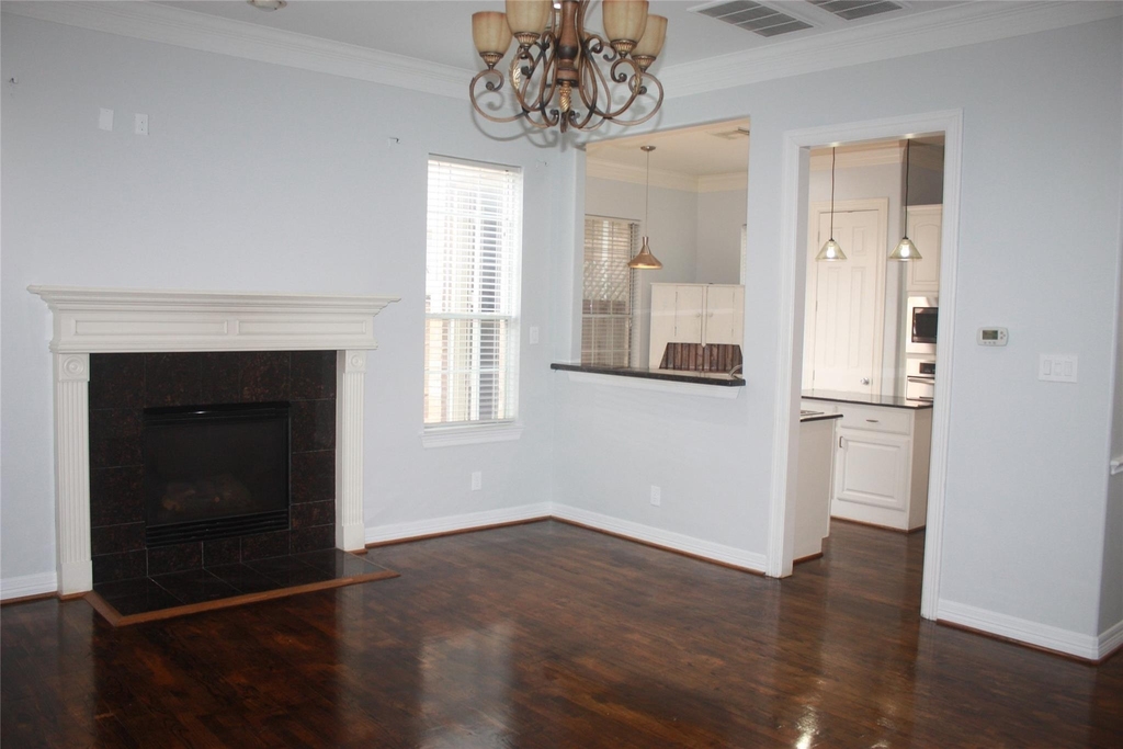 3206 E Park At Beverly Hills - Photo 8