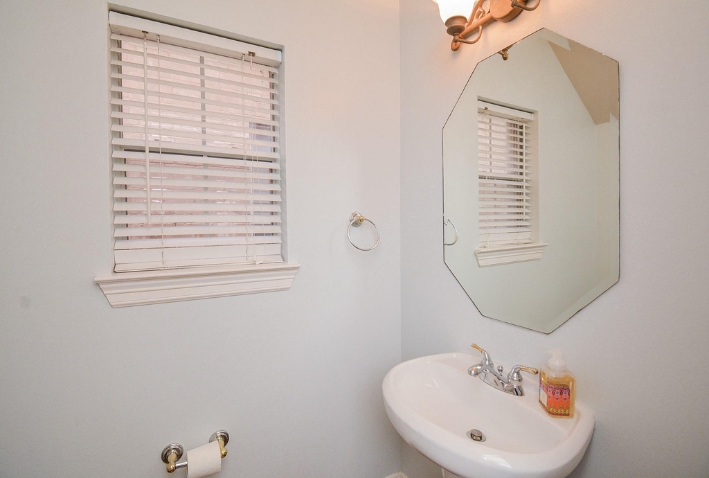 3206 E Park At Beverly Hills - Photo 16