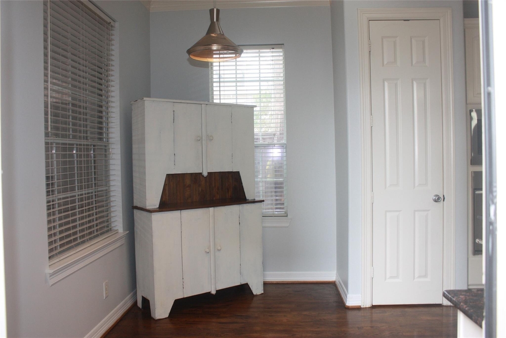3206 E Park At Beverly Hills - Photo 6