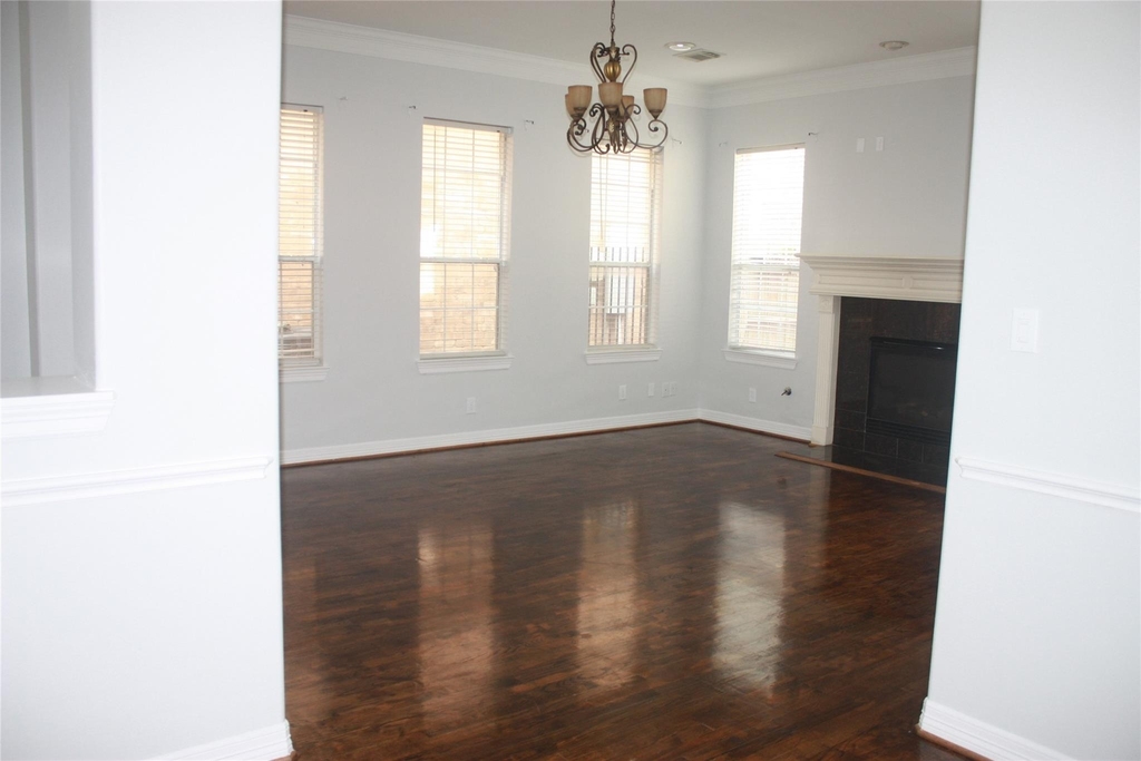 3206 E Park At Beverly Hills - Photo 10