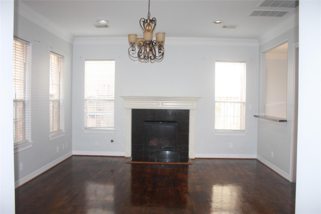 3206 E Park At Beverly Hills - Photo 9