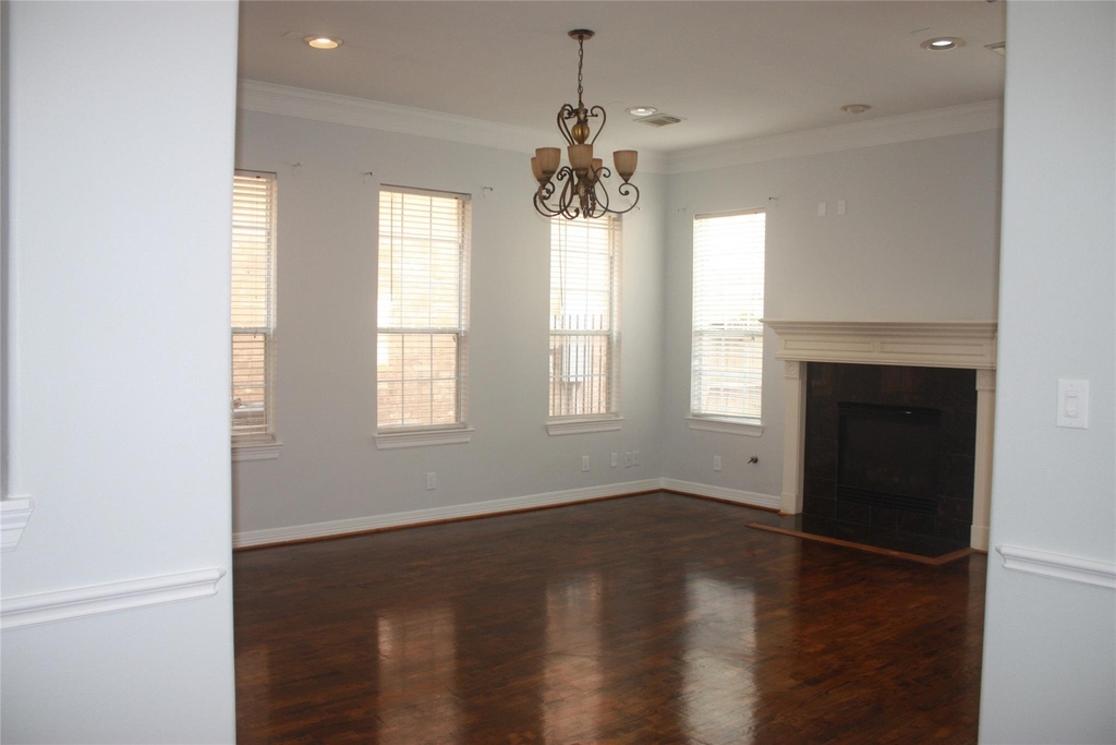 3206 E Park At Beverly Hills - Photo 11