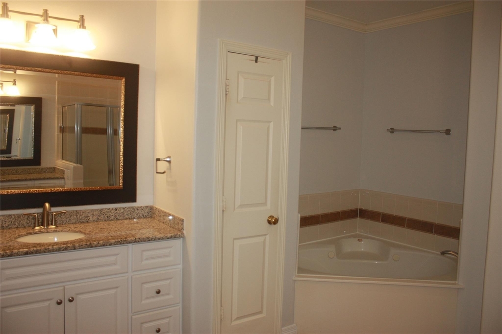 3206 E Park At Beverly Hills - Photo 21