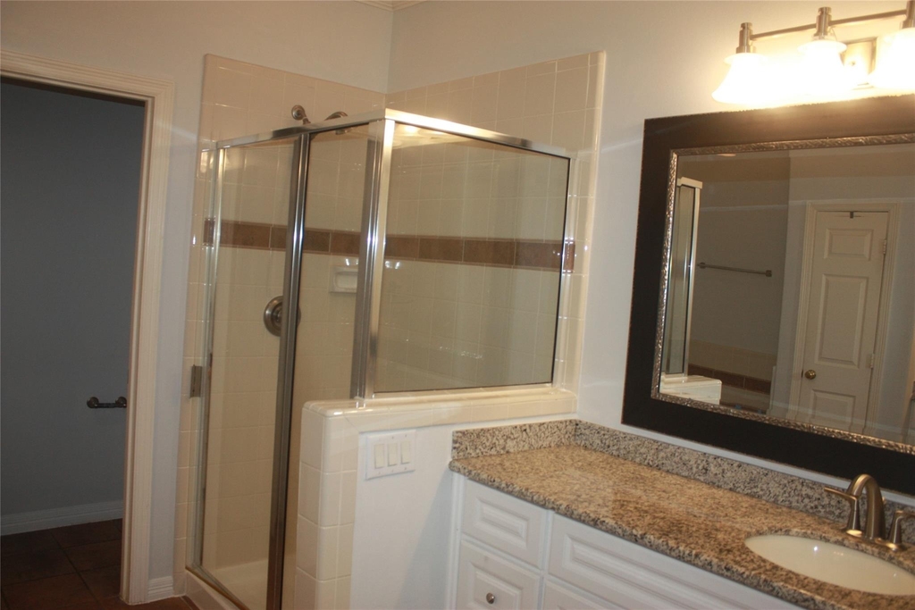3206 E Park At Beverly Hills - Photo 19