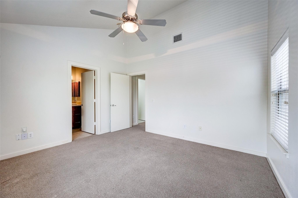 1729 Reinerman Street - Photo 21