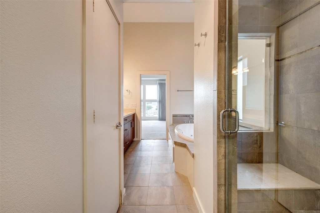1729 Reinerman Street - Photo 29