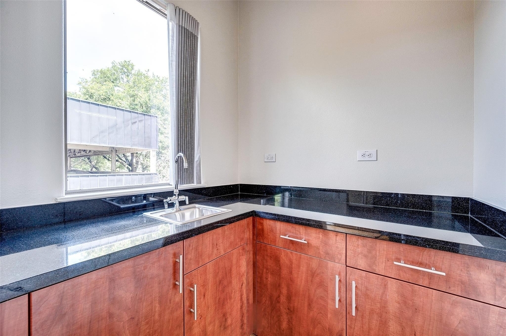 1729 Reinerman Street - Photo 18