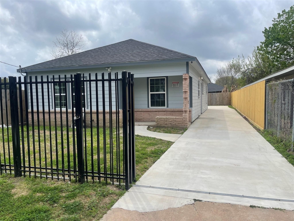 3234 Berry Street - Photo 1