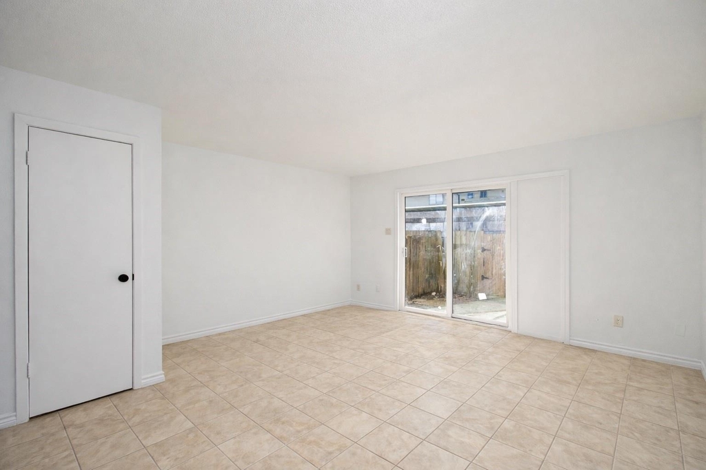 7902 Grove Ridge Drive - Photo 6