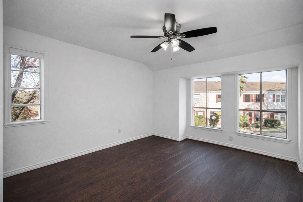 7902 Grove Ridge Drive - Photo 10