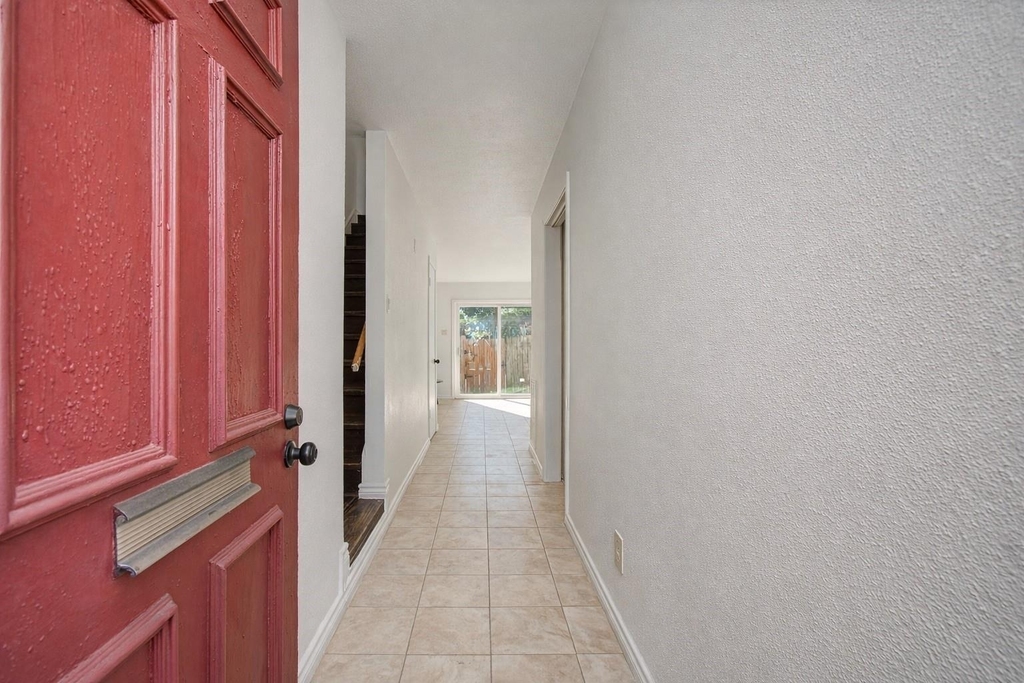 7902 Grove Ridge Drive - Photo 2