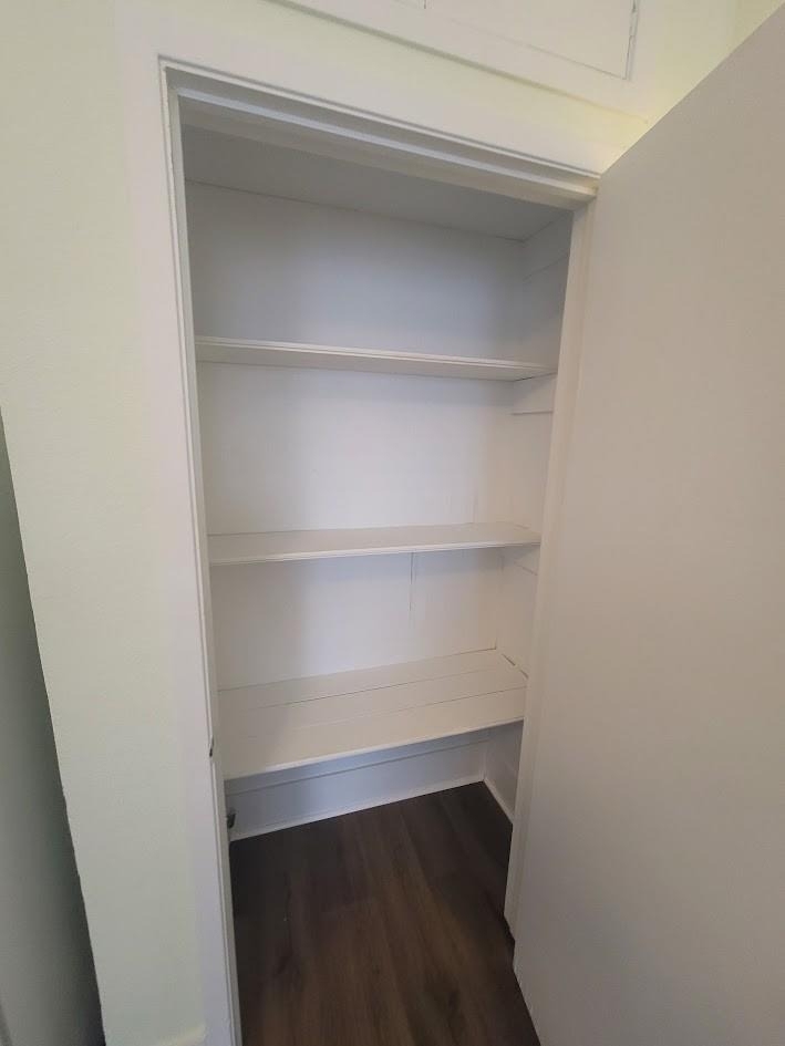723 Sealy Street - Photo 9