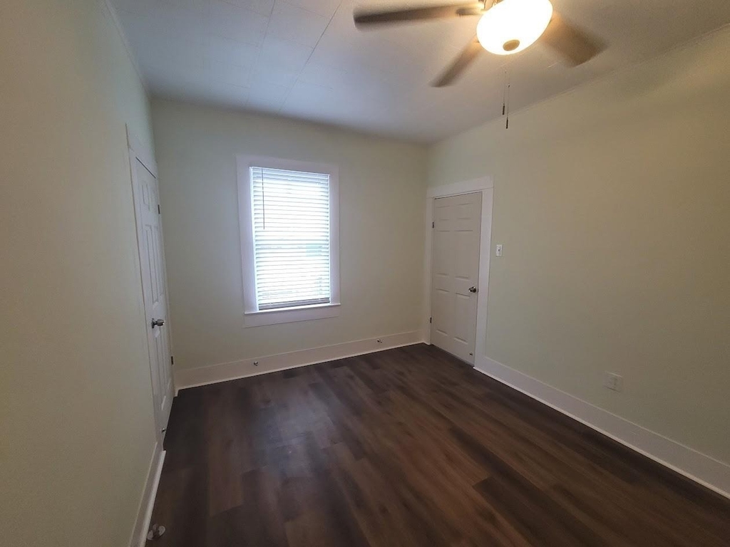 723 Sealy Street - Photo 3