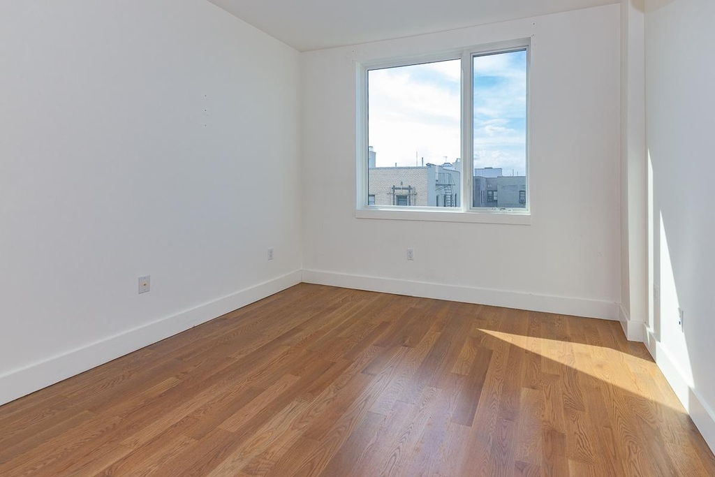 242 Newkirk Avenue - Photo 3