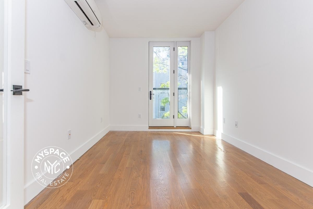 242 Newkirk Avenue - Photo 5