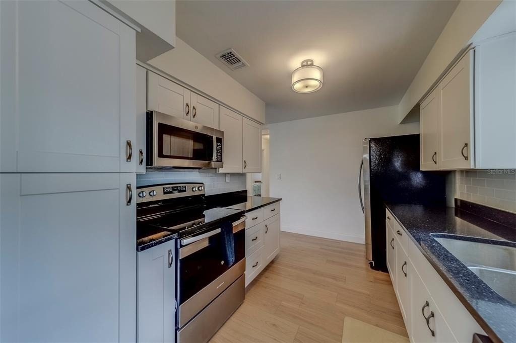 11424 79th Avenue - Photo 17