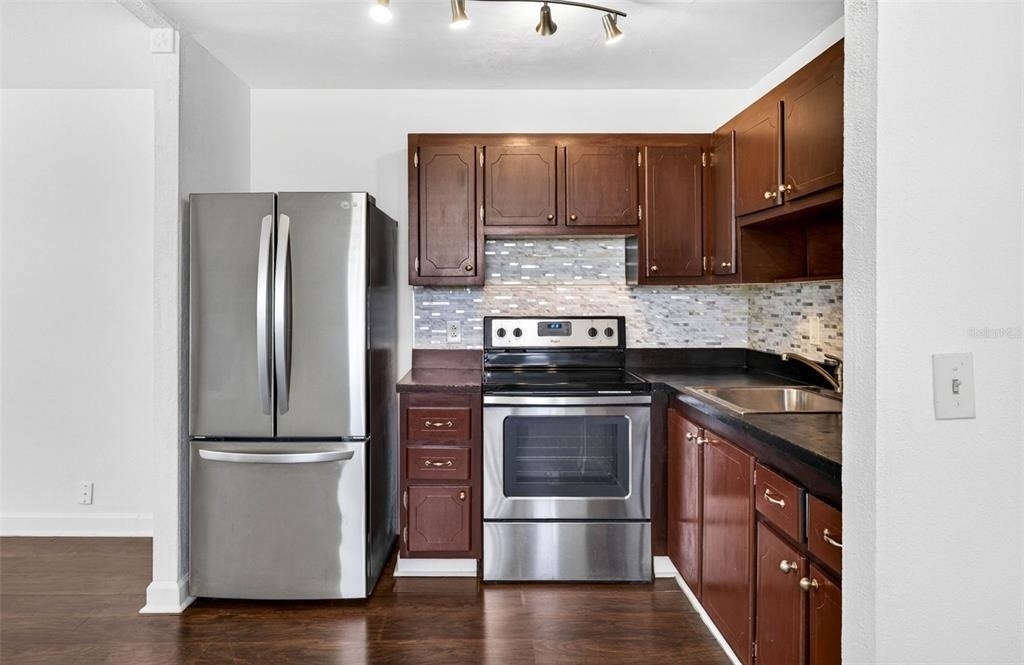 1801 Bedford Lane - Photo 14