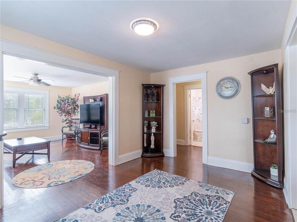 103 E Mohawk Avenue - Photo 2