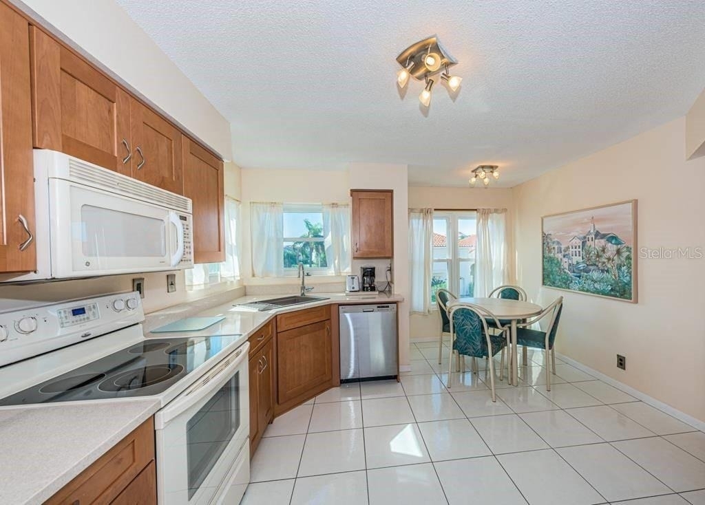 6151 Bahia Del Mar Boulevard - Photo 2