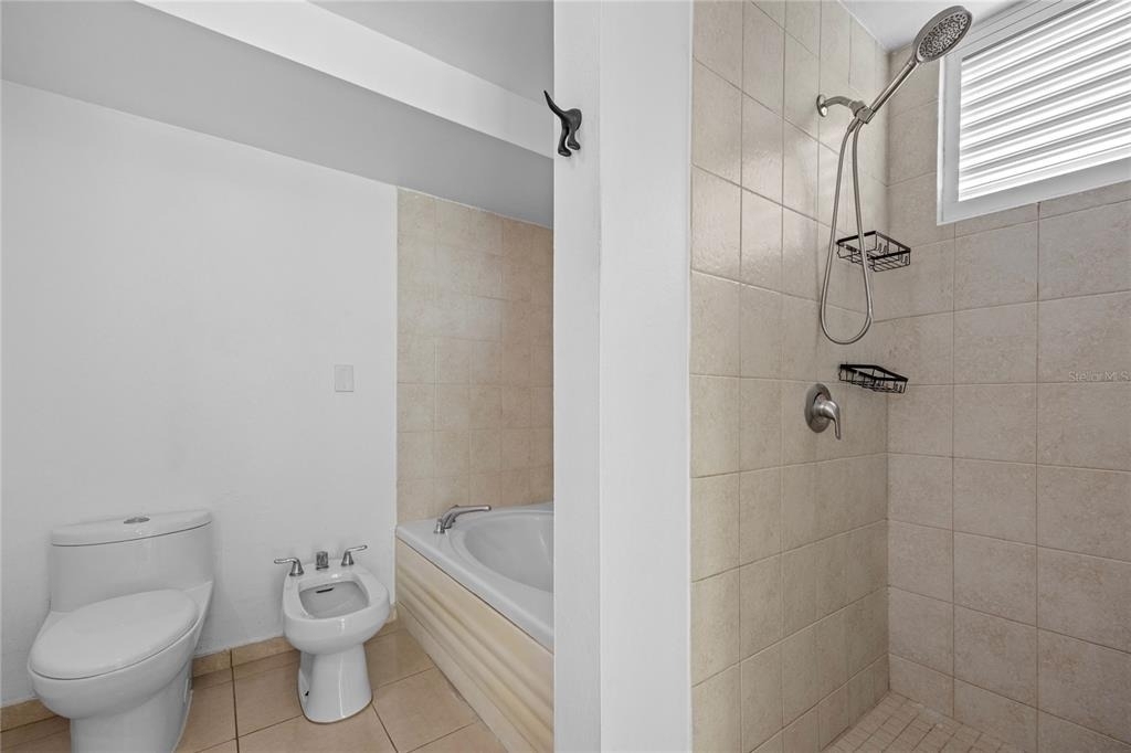 576 Ave. Arterial B, Coliseum Tower - Photo 18