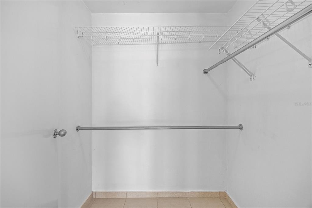 576 Ave. Arterial B, Coliseum Tower - Photo 16