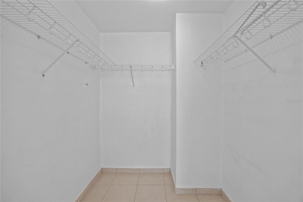 576 Ave. Arterial B, Coliseum Tower - Photo 22