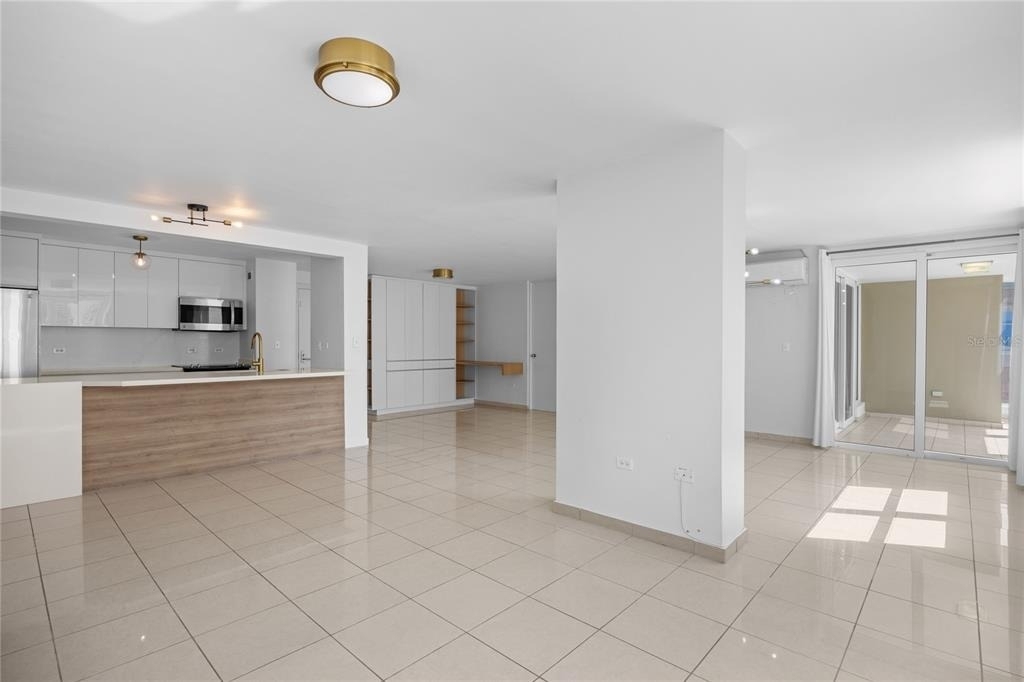 576 Ave. Arterial B, Coliseum Tower - Photo 8