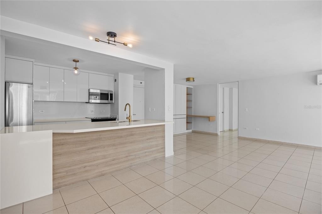 576 Ave. Arterial B, Coliseum Tower - Photo 5