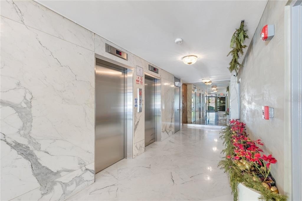 800 Ashford Avenue - Photo 2