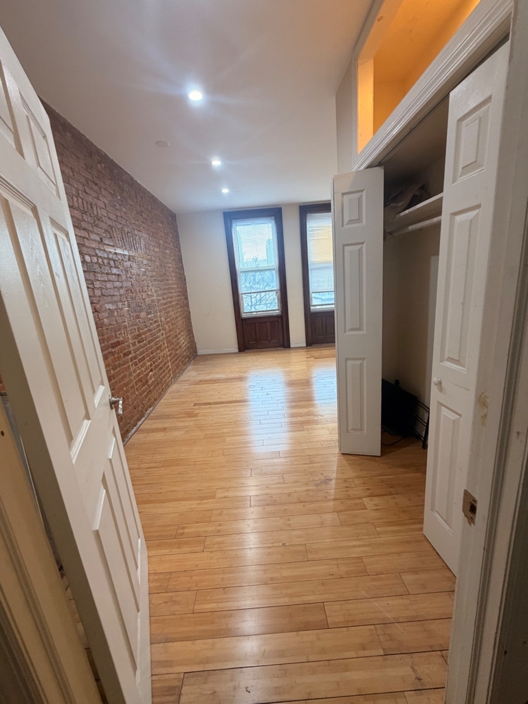 767 Park Place - Photo 3