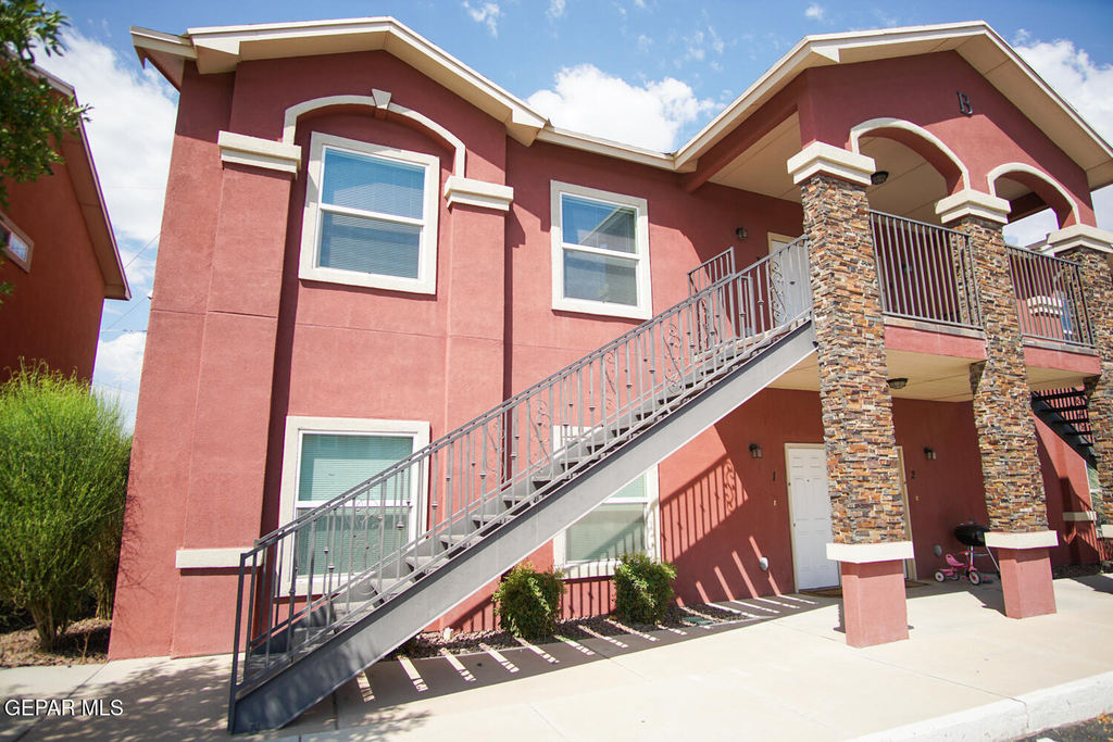 8685 N Loop Drive - Photo 1