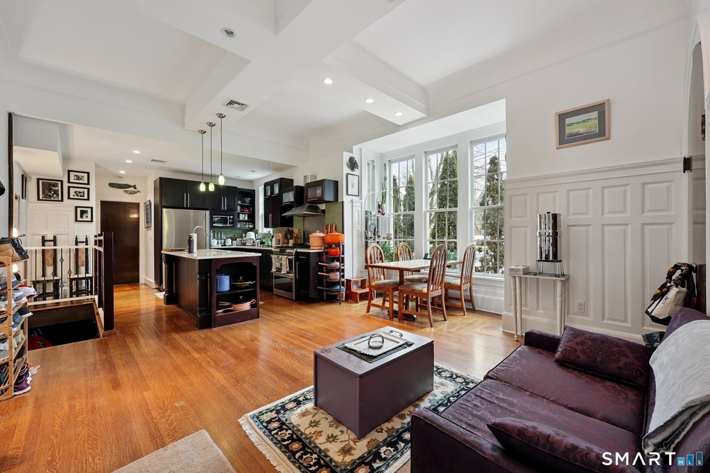 591 Orange Street - Photo 1