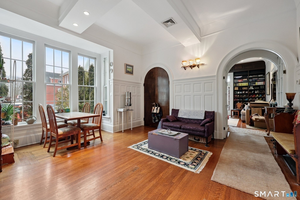 591 Orange Street - Photo 3