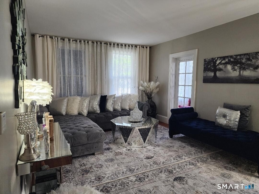 44 Bamford Avenue - Photo 2