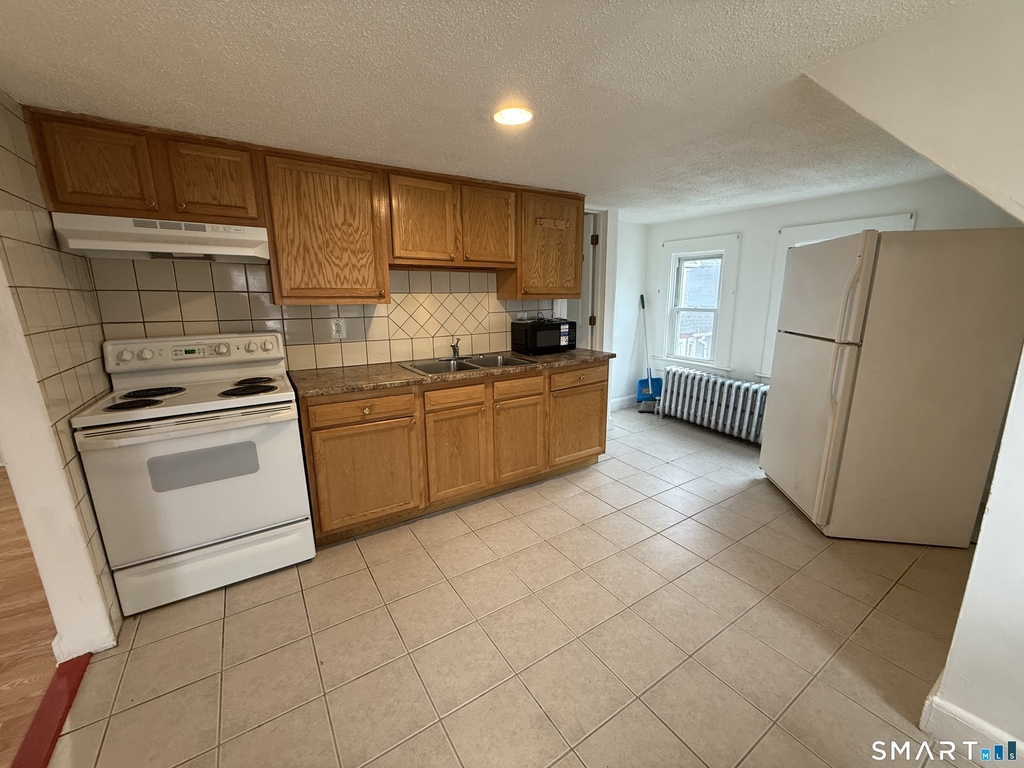 58 Kellogg Street - Photo 0
